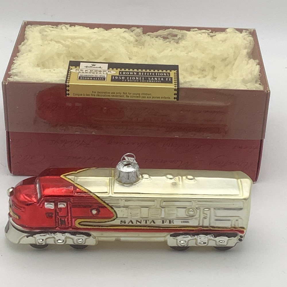 Hallmark 1950 Lionel Santa Fe Locomotive Keepsake Ornament